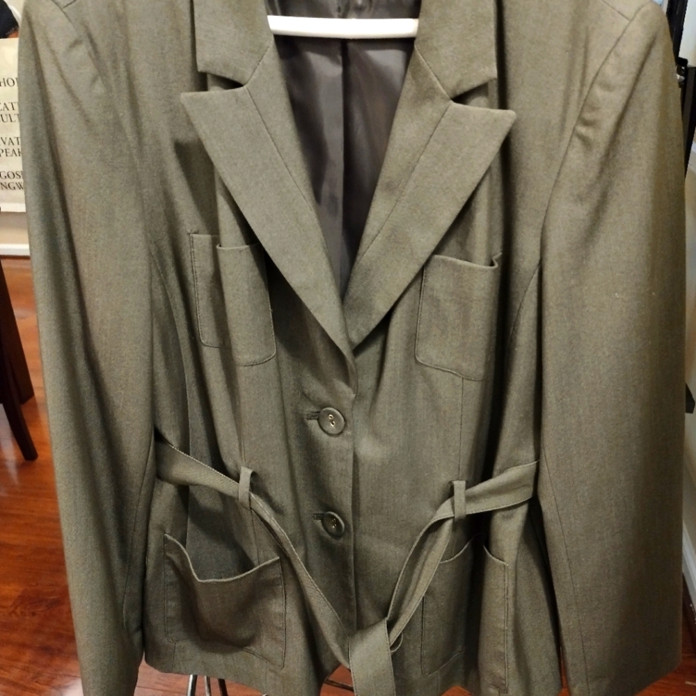 Pant suit